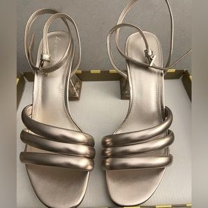 Circus by Sam Edelman gold strappy dress sandal size 10